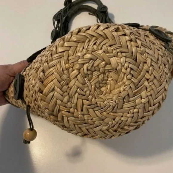 EUC Sun N Sand Woven Tote with Wood Accents - Picture 3 of 8